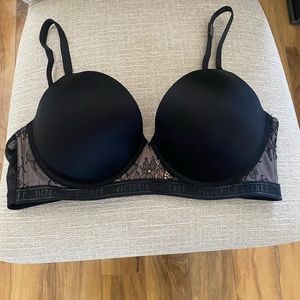 Brand NEW Victoria Secret Bra